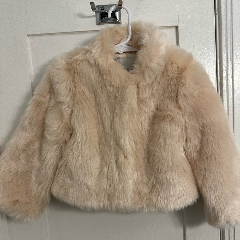Janie and jack the festive faux fur coat cream beige 3 buttons